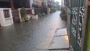 Bekasi dikepung banjir